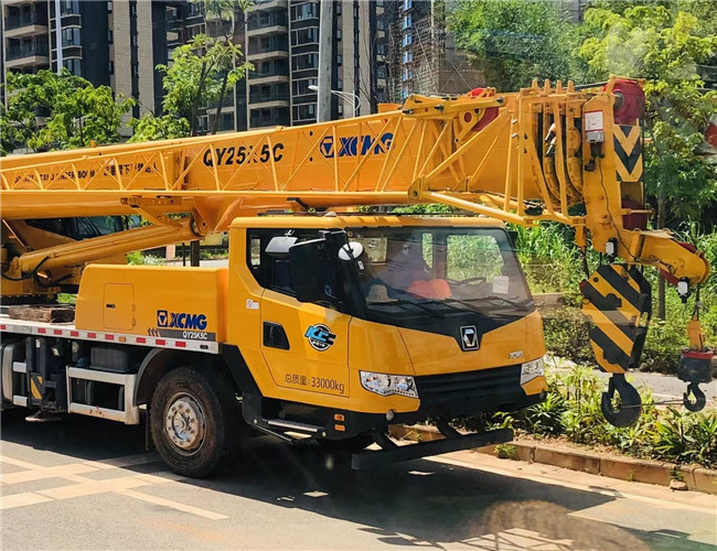 九龙坡区大件设备吊装租赁吊车