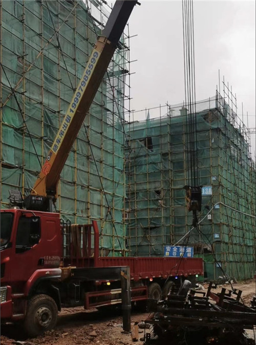 九龙坡区“慢工细活”—— 吊车的 “微动控制” 技术